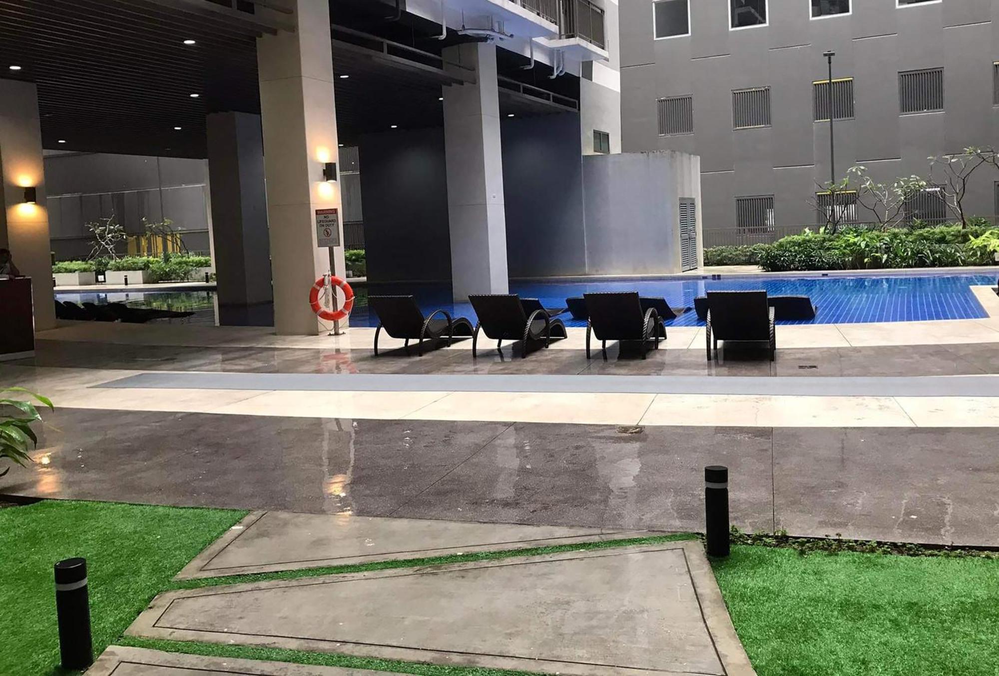 C Place - Capsule A Pasay Exterior photo